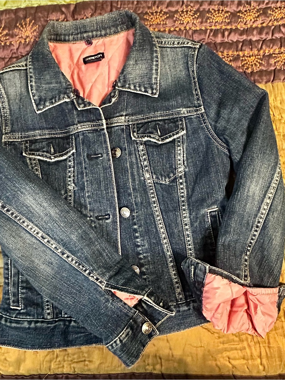 Vintage Y2K Gap Stretch denim jacket with the BEST pink quilted lining.
